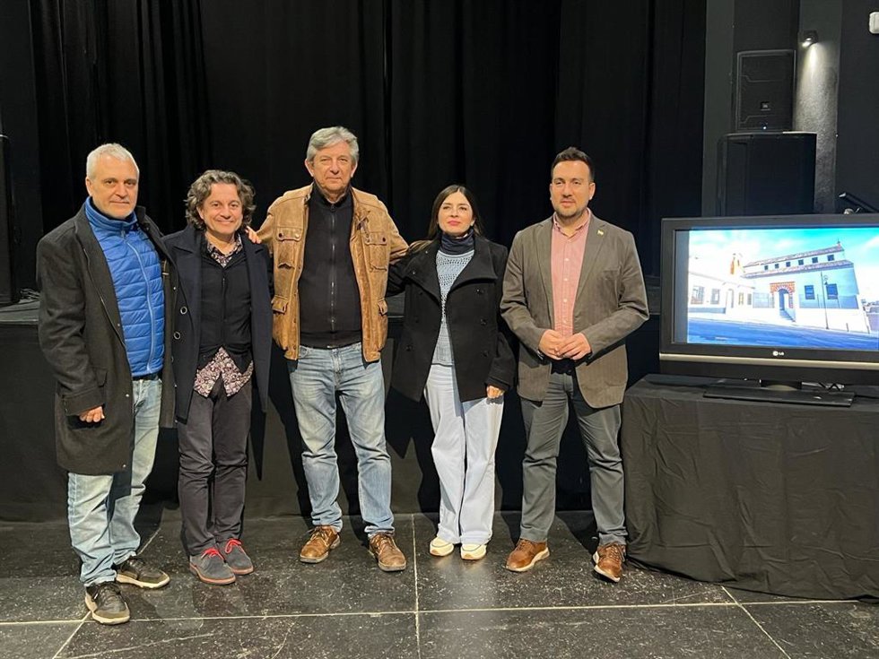 Chistopher Rivas (primero por la derecha), en la presentación de la programación de primavera del Centro San Miguel de Alcalá.