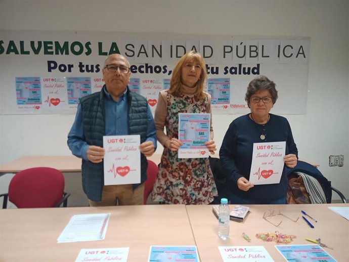 Ortega (izda.) y otras responsables del sindicato durante la presentación de la campaña.