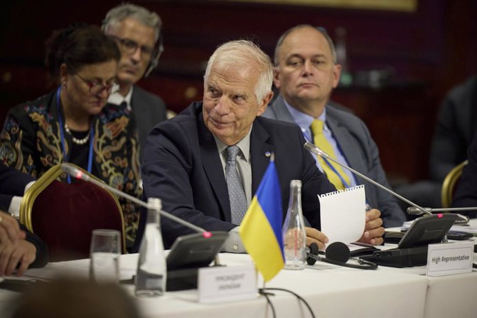 Archivo - October 2, 2023, Kyiv, Kiev Oblast, Ukraine: Vice-President of the European Commission Josep Borrell, center, listens during a meeting of the European Union Council of Foreign Ministers, October 2, 2023 in Kyiv, Ukraine.