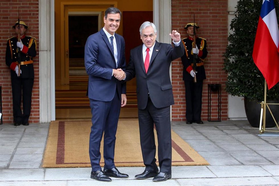 Archivo - El presidente del Gobierno, Pedro Sánchez, se reúne con el presidente de Chile, Sebastián Piñera, en el complejo de La Moncloa