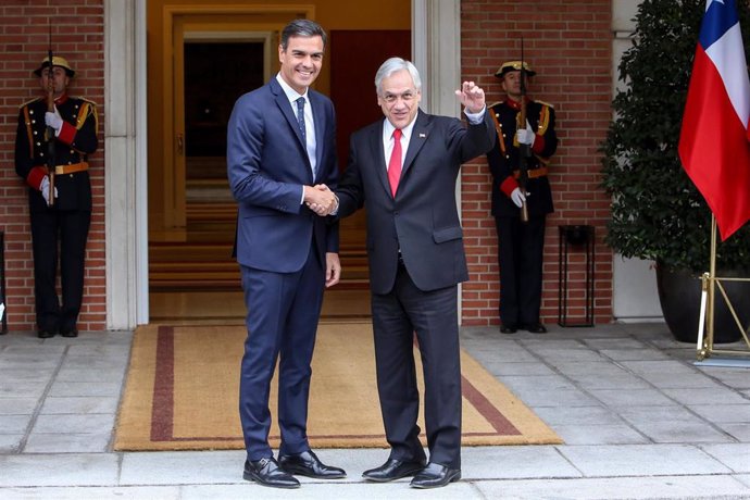Archivo - El presidente del Gobierno, Pedro Sánchez, se reúne con el presidente de Chile, Sebastián Piñera, en el complejo de La Moncloa 