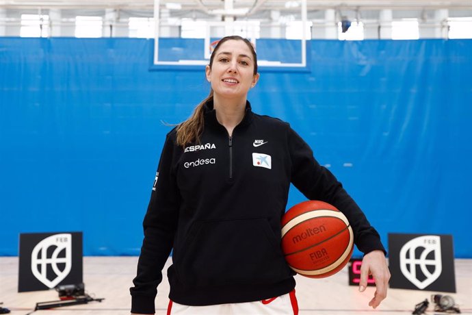  La jugdora de la selección española de baloncesto Leonor Rodríguez, durante una entrevista a Europa Press.