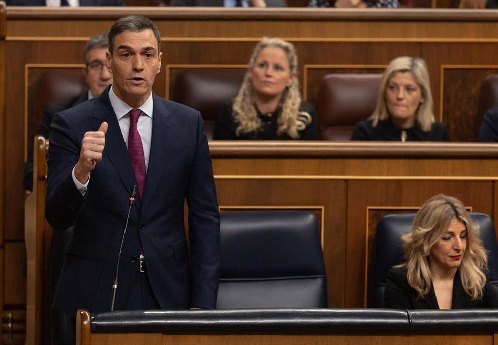 El presidente del Gobierno, Pedro Sánchez, interviene durante una sesión de control al Gobierno, en el Congreso de los Diputados, a 7 de febrero de 2024, en Madrid (España). 