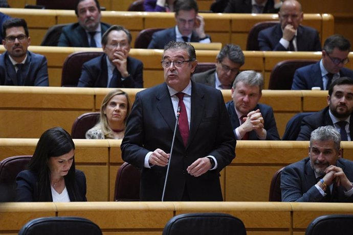 Archivo - El senador Gerardo Camps interviene durante un pleno en el Senado, a 19 de diciembre de 2023, en Madrid (España). 