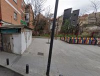 Detienen a un hombre mientras agredía violentamente a su pareja en una calle de Vallecas