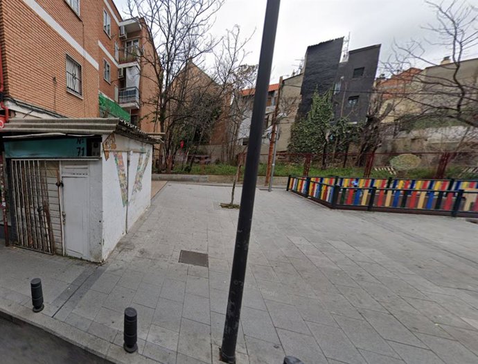 Detienen a un hombre mientras agredía violentamente a su pareja en una calle de Vallecas
