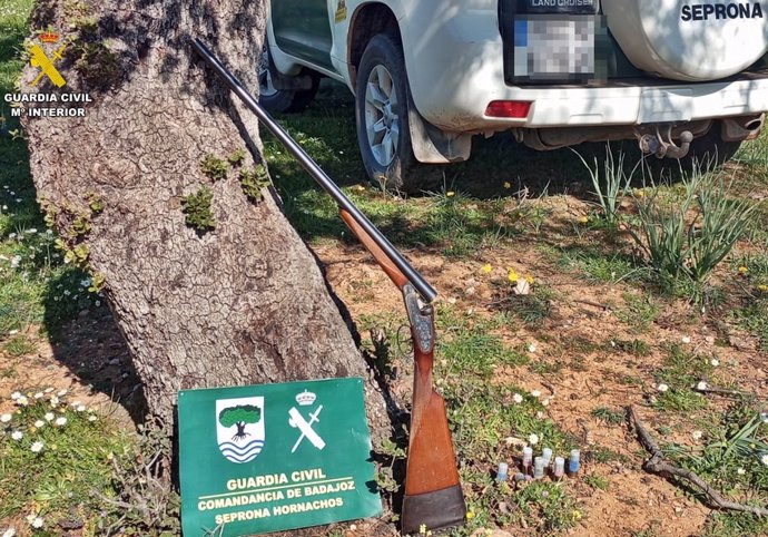 Escopeta y municición incautada en Hornachos a un vecino por furtivismo