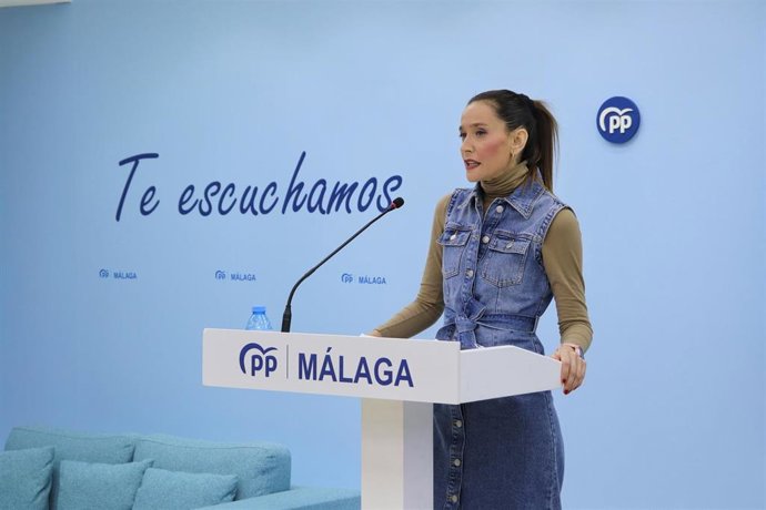 La portavoz del PP de Málaga, Elisa Pérez de Siles, en rueda de prensa.
