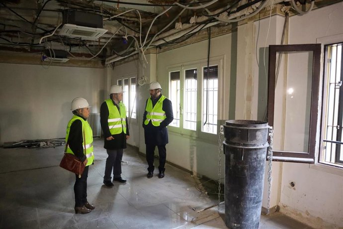 El vicepresidente primero y consejero de Desarrollo Territorial, Despoblación y Justicia del Gobierno de Aragón, Alejandro Nolasco, en el Palacio de los Luna para anunciar la reforma