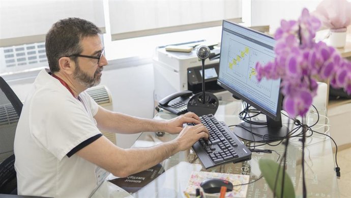 El doctor Cinto Segals, investigador principal del estudio y especialista del Servicio de Psiquiatría del Hospital Universitari de Barcelona (HUB) de Hospitalet de Llobregat (Barcelona)