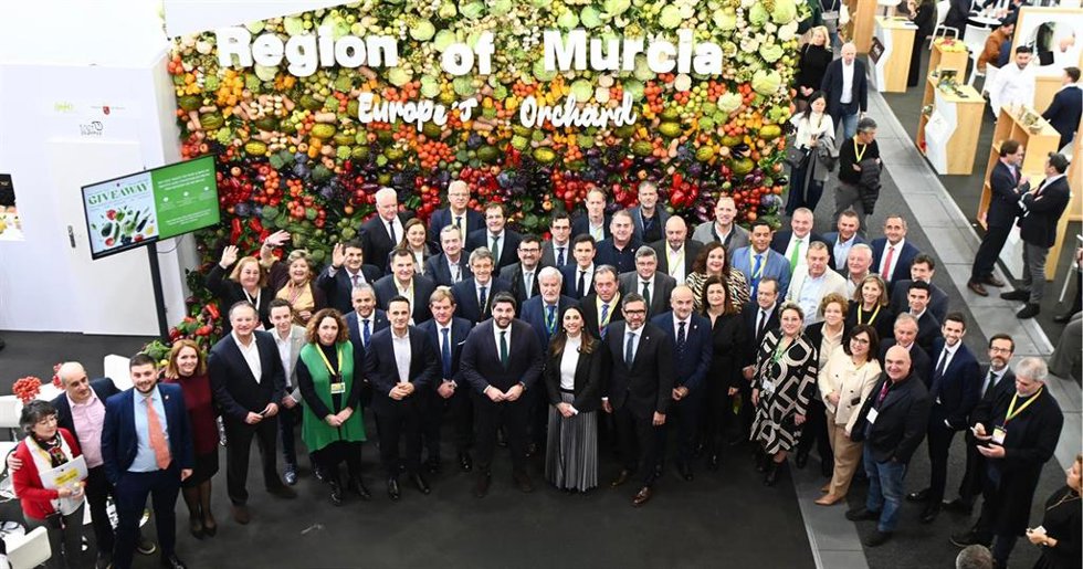El presidente de la Comunidad, Fernando López Miras, durante la inauguración del stand de la Región de Murcia en la feria hortofrutícola Fruit Logística 2024.