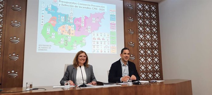 La diputada delegada del CPEI de Badajoz, Francisca Silva, y el gerente, José Antonio Palanco, presentan los ejes y presupuesto de 2024 de este consorcio