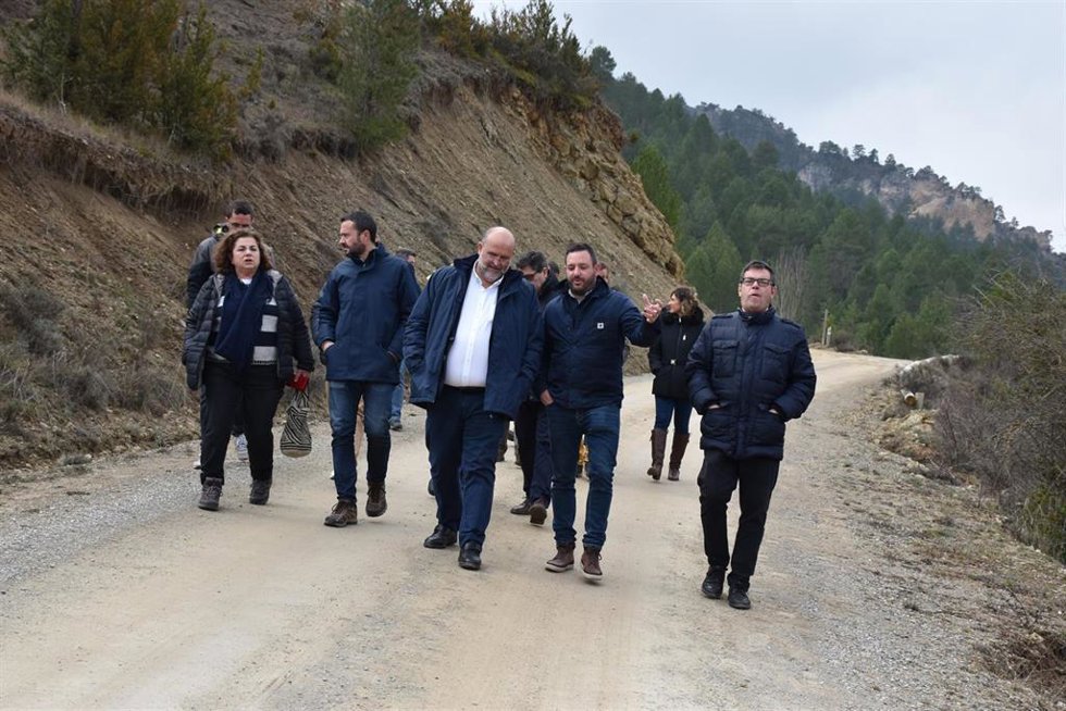 El vicepresidente de C-LM, José Luis Martínez Guijarro, durante su visita a varios municipios de la provincia de Guadalajara.