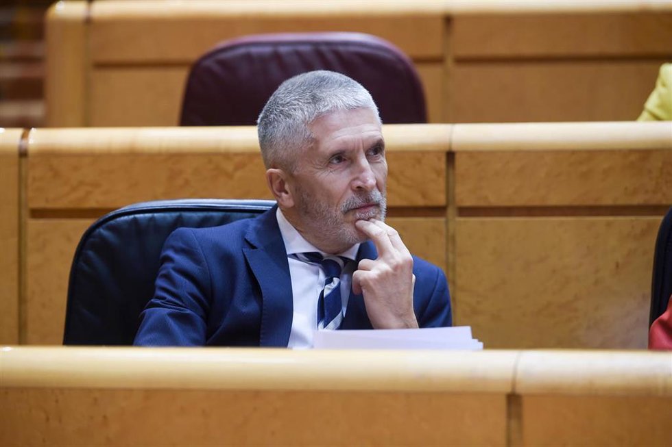 El ministro del Interior, Fernando Grande-Marlaska, durante una sesión de control al Gobierno en la Cámara Alta, a 6 de febrero de 2024, en Madrid (España). 