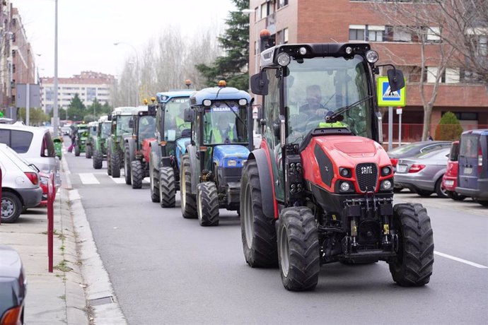 Tractores llegando al Consejo Regulador