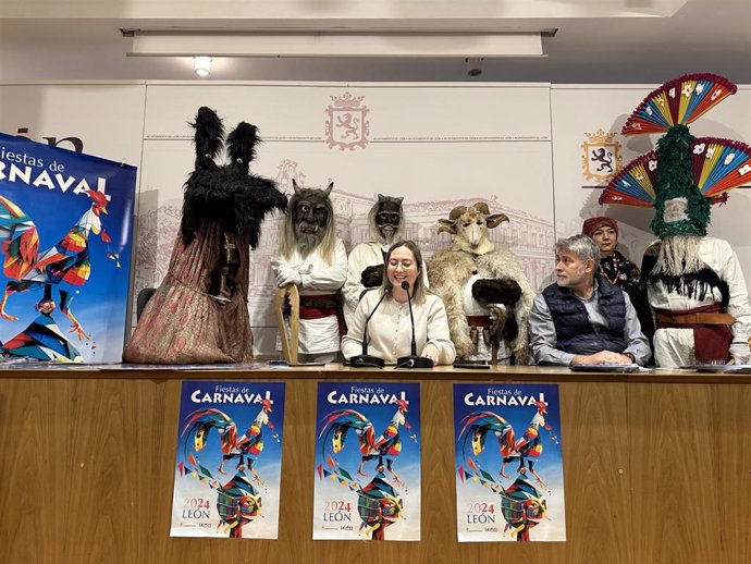 Una representación de antruejos ha tomado parte en la presentación del programa de Carnaval de León