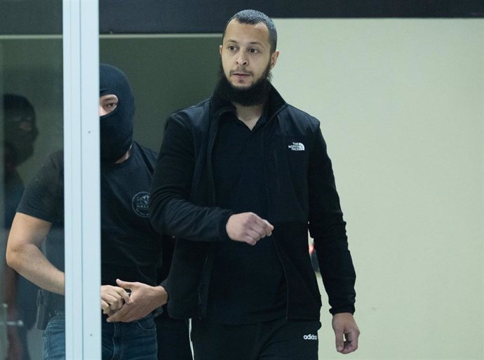 Archivo -  Salah Abdeslam comparece en un tribunal de Bruselas