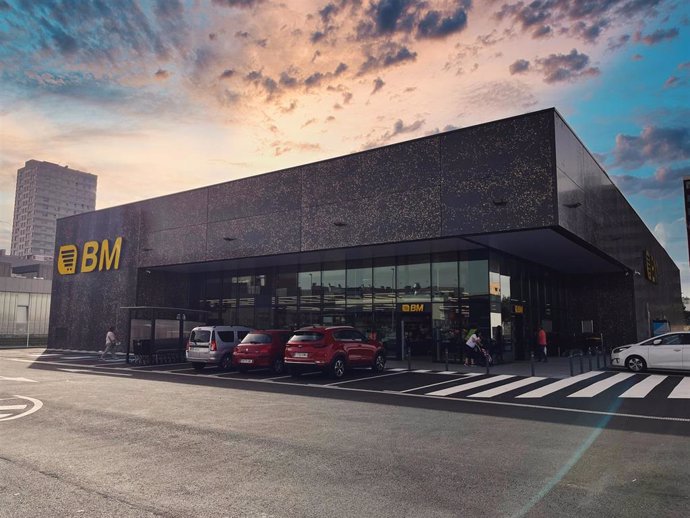 Economía/Empresas.- BM adquiere 31 supermercados Hiber y consolida su expansión en Madrid