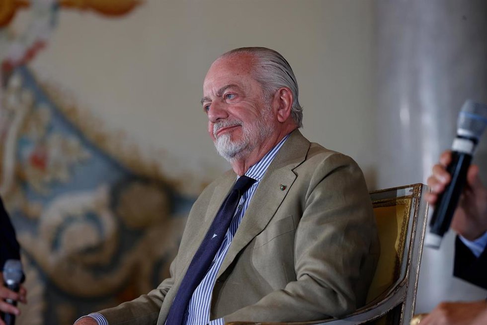 Archivo - El presidente del Nápoles, Aurelio De Laurentiis, en rueda de prensa. 