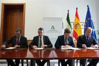 Andalucía firma un protocolo para "estrechar" su colaboración con los cuerpos consulares de Sevilla, Cádiz y Málaga