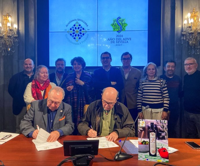 Firma de convenio de colaboración entre la Denominación de Origen Estepa y la Academia Sevillana de Gastronomía.