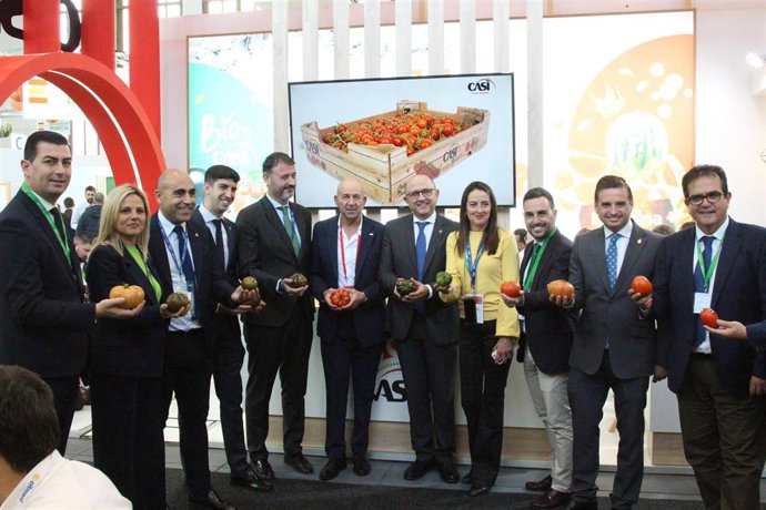 Una delegación de representantes institucionales almerienses acuden a Fruit Logistica.