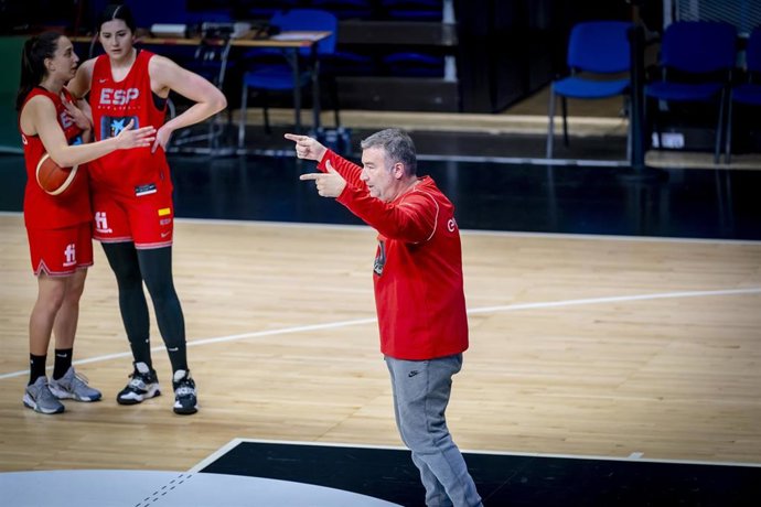 Miguel Méndez, seleccionador español de baloncesto femenino.
