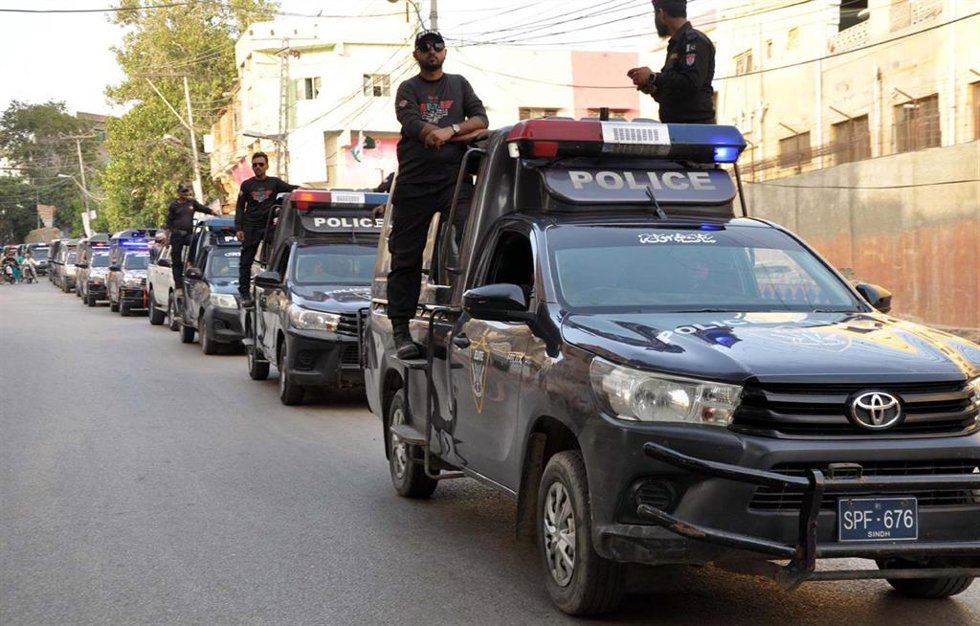 Archivo - Convoy de la Policía de Pakistán