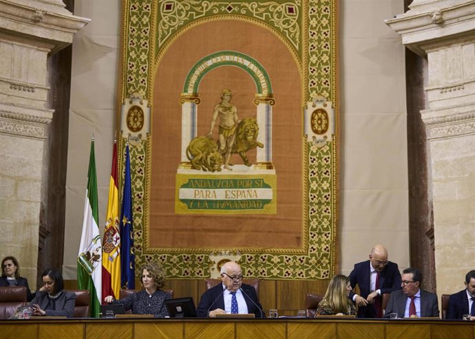 Mesa del Parlamento de Andalucía.