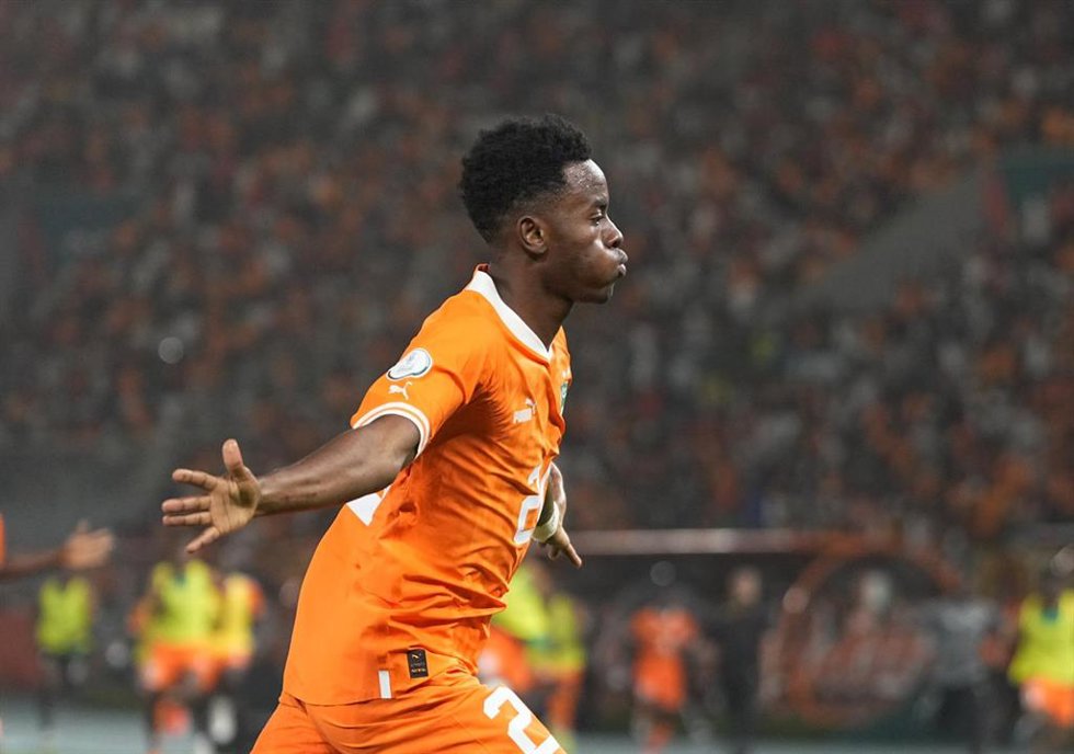 Costa de Marfil Simon Adingra contra Mali