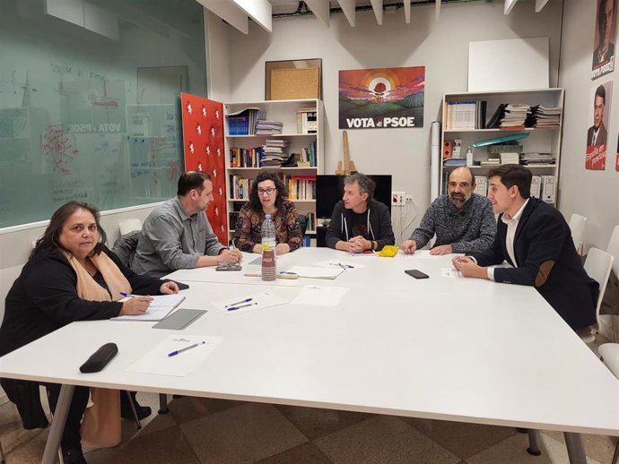 Reunión entre las AMPAS y el PSOE de Zaragoza