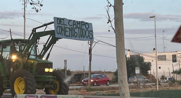 Tractors a primera hora d'aquest dijous a la Ronda Nord