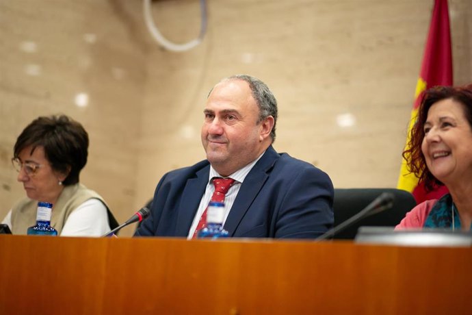 Archivo - El consejero de Agricultura, Ganadería y Desarrollo Rural de Castilla-La Mancha, Julián Martínez Lizán, en una foto de archivo.