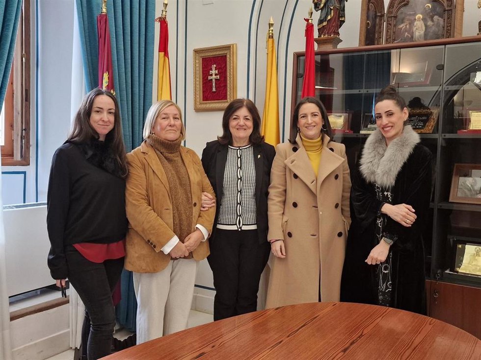 De izquierda a derecha, Lola Mendoza, Rosa Vázquez, María Dolores García, Carmen García e Isabel Mendoza