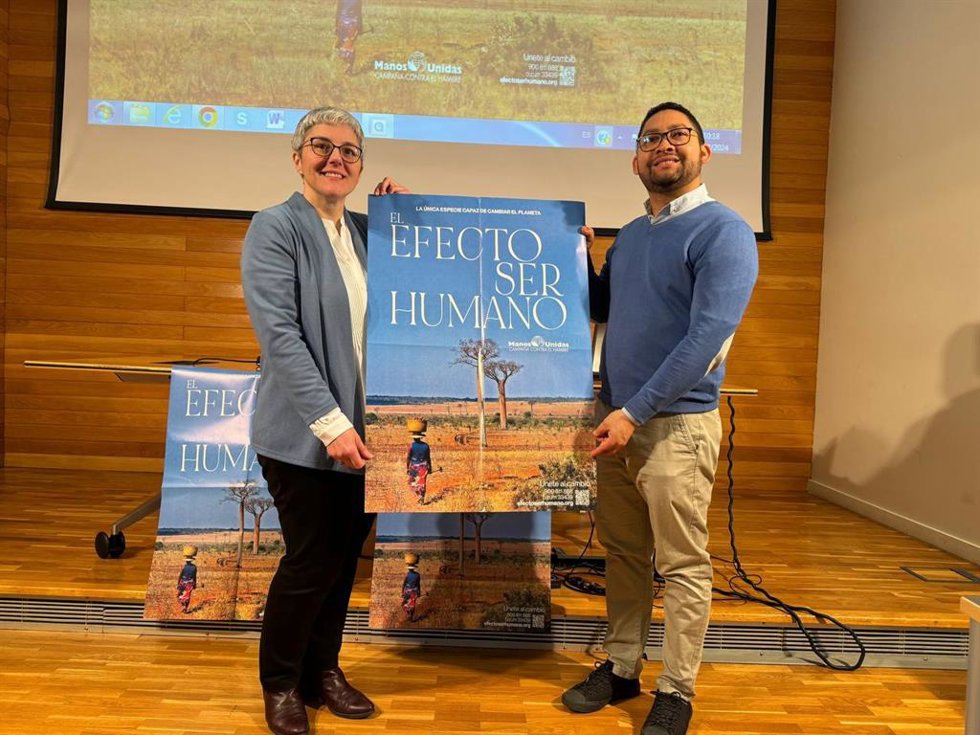 La delegada en Logroño de Manos Unidas, Bárbara Torres,  junto al misionero javeriano Ivanildo de Sousa Quaresma