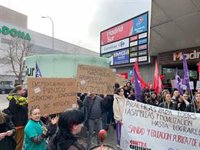 Estudiantes de FP sanitaria vuelven a concentrarse frente a la Asamblea para reclamar prácticas para poder titular
