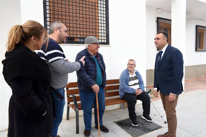 Visita del presidente de la Diputación de Granada, Francis Rodríguez, en Ventas de Huelma