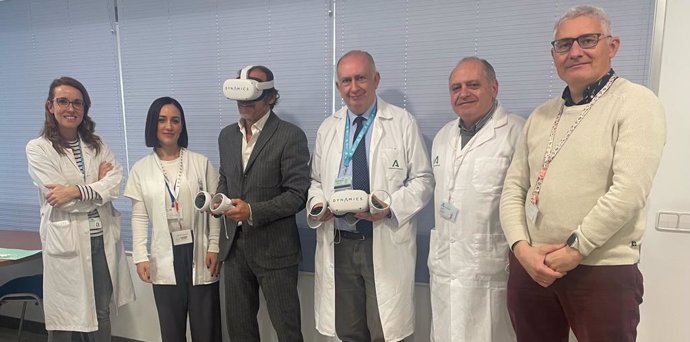 El Hospital Materno Infantil de Málaga, junto a la Fundación Olivares, introduce el uso de gafas de realidad virtual para ejercicios de rehabilitación