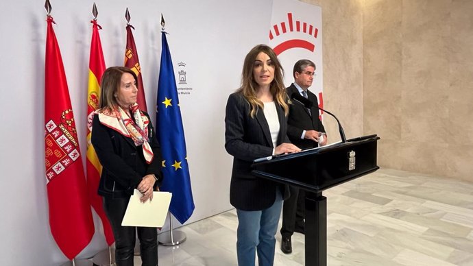 La vicealcaldesa y concejala de Fomento y Patrimonio, Rebeca Pérez, en rueda de prensa