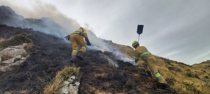 Cantabria tiene nueve incendios forestales activos
