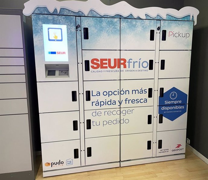 Seur instala un 'locker' especial (taquillas inteligentes) para albergar ese tipo de productos refrigerados en el centro comercial de Madrid ABC Serrano