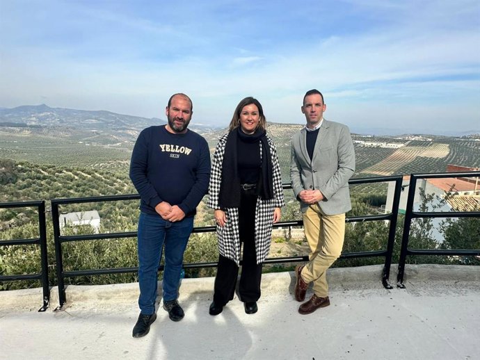 La delegada de Justicia, Administración Local y Función Pública de la Junta de Andalucía, Raquel López, visita la ELA de Castil de Campos.