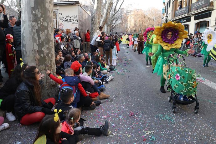 Archivo - Archivo- Una comparsa durante la celebración de Sa Rueta y Sa Rua 2023