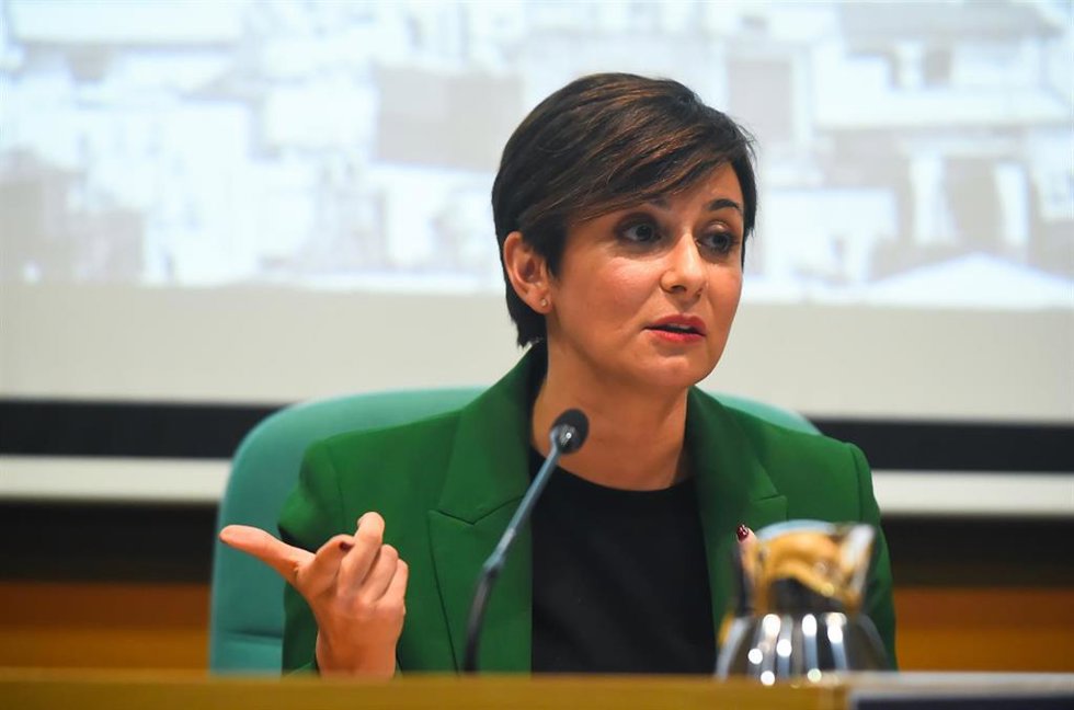 La ministra de Vivienda y Agenda Urbana, Isabel Rodríguez, durante su intervención en unas jornadas este jueves en Málaga.