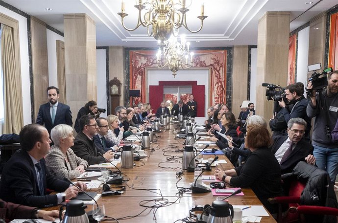 Reunión entre la Comisión de Venecia y la Comisión de Justicia, en el Congreso de los Diputados, a 8 de febrero de 2024, en Madrid (España). La Comisión de Venecia del Consejo de Europa llega a España para recabar información sobre la Proposición de Ley