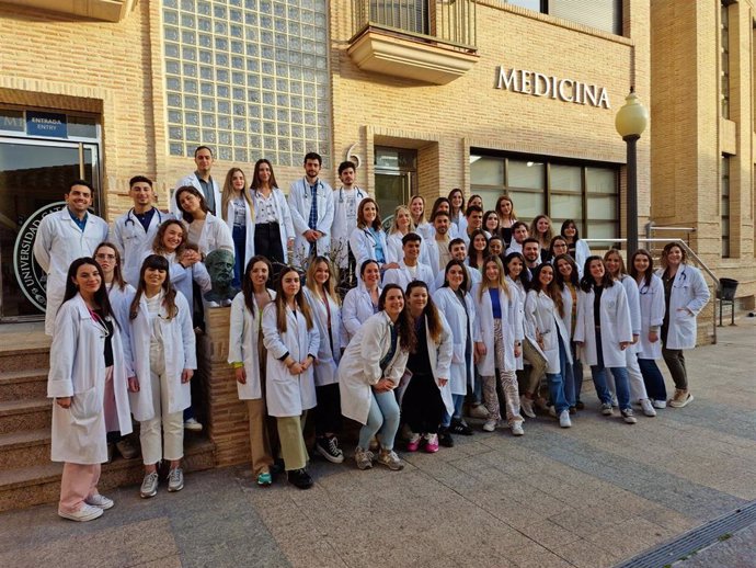 Archivo - Estudiantes de la sexta promoción del Grado en Medicina de la Universidad Católica de Murcia (UCAM)