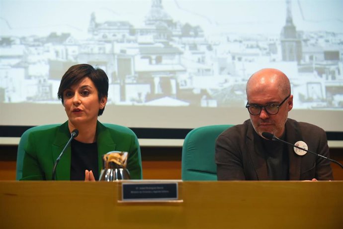 La ministra de Vivienda y Agenda Urbana, Isabel Rodríguez, junto al secretario general de CCOO, Unai Sordo, este jueves en Málaga.