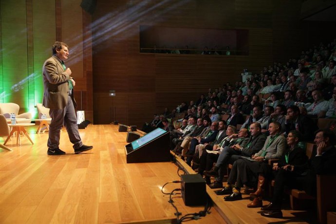 JECA 2024 reivindica el papel de la industria de la alfalfa para revitalizar el campo y frenar el éxodo rural.