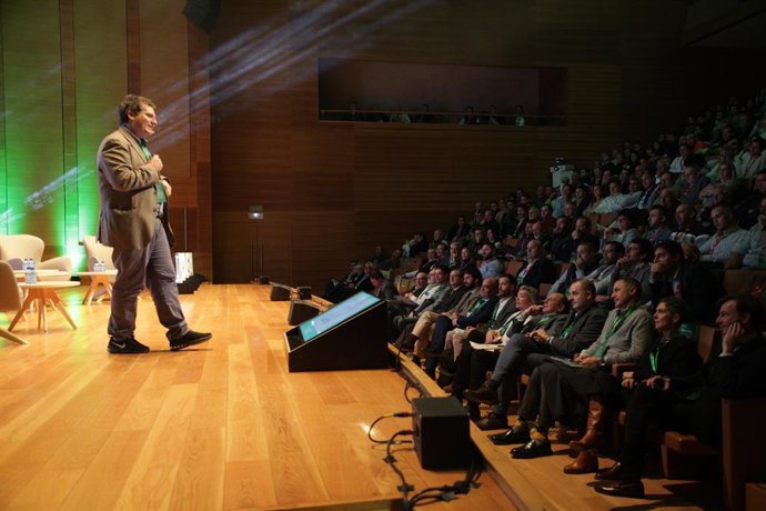 JECA 2024 reivindica el papel de la industria de la alfalfa para revitalizar el campo y frenar el éxodo rural.