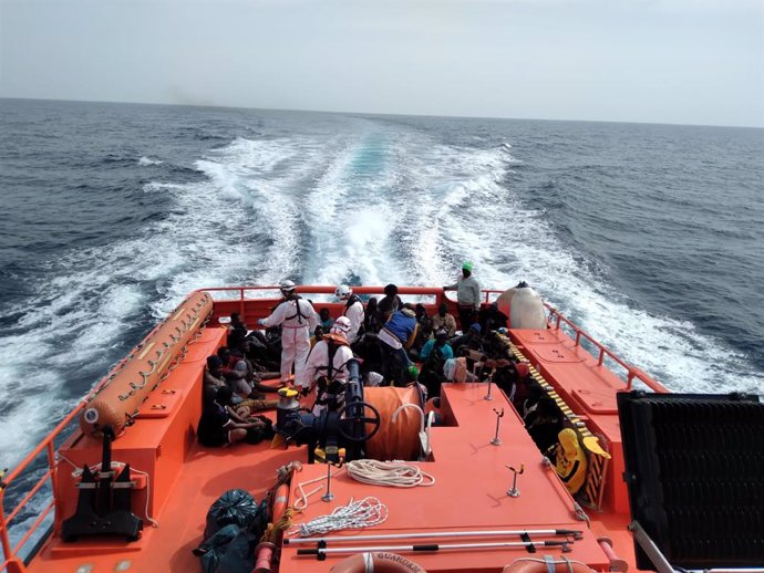 Migrantes rescatados por Salvamento Marítimo en aguas de Canarias
